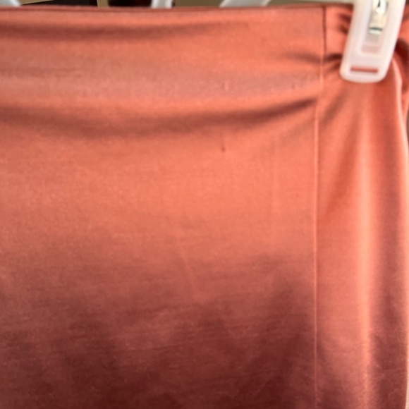 Shiny silk mini skirt - Picture 3 of 5